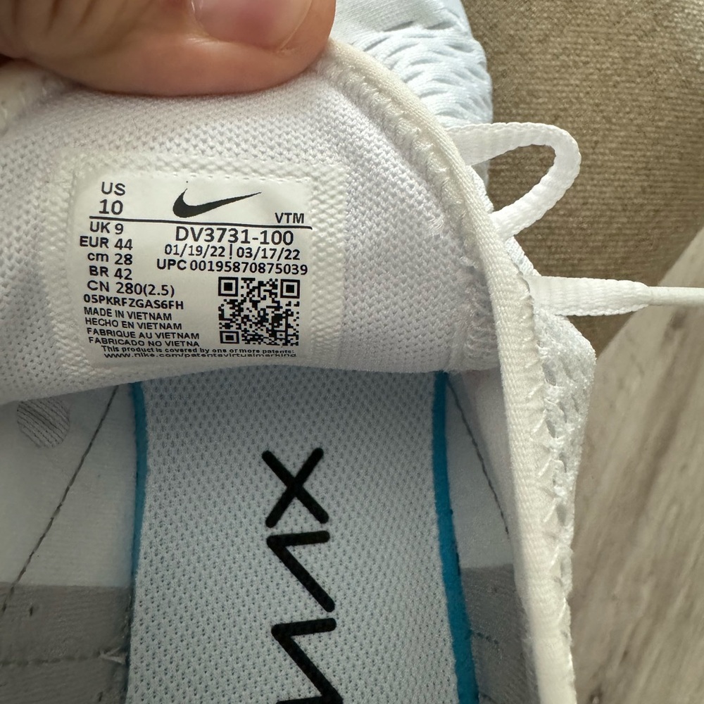 Men’s Nike 270 Airmax size 10 excellent condition no box